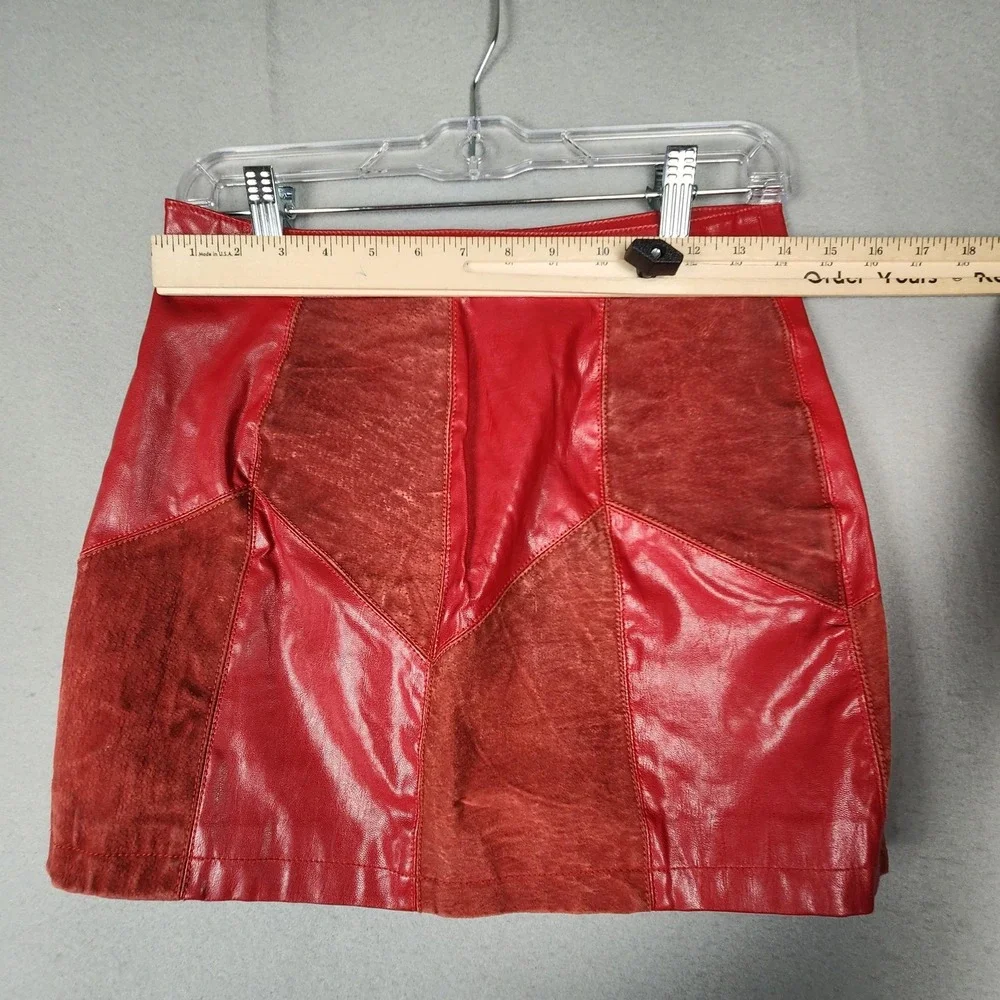 Forever 21 Skirt‎ Womens 28 Red Leather Patchwork Snap Button Front Mini Lined